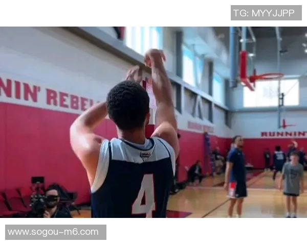 库里分享第三节逆转秘诀：干扰对手投篮保持防守间距避免失误